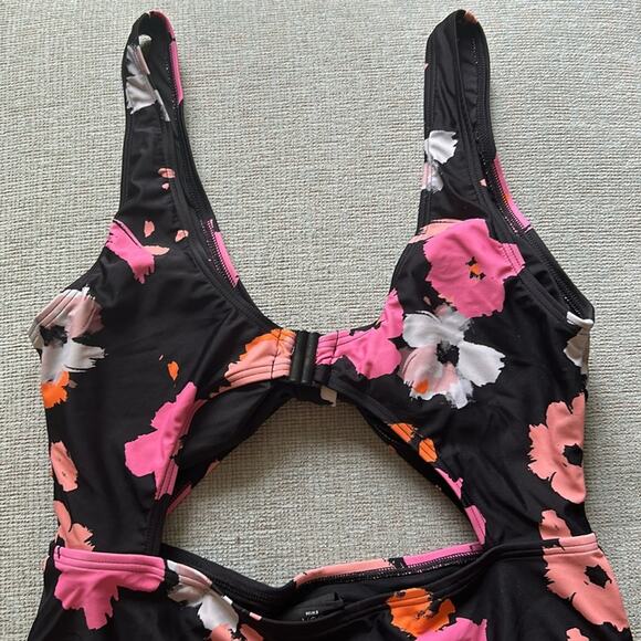 NWT City Chic Izzy black floral Print 1 Piece middle cut out monokini Swimsuit - Picture 11 of 16